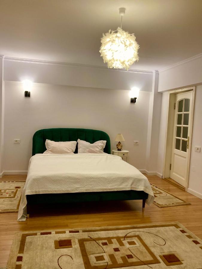 Chira Chiralina Classic Apartment Brăila Buitenkant foto